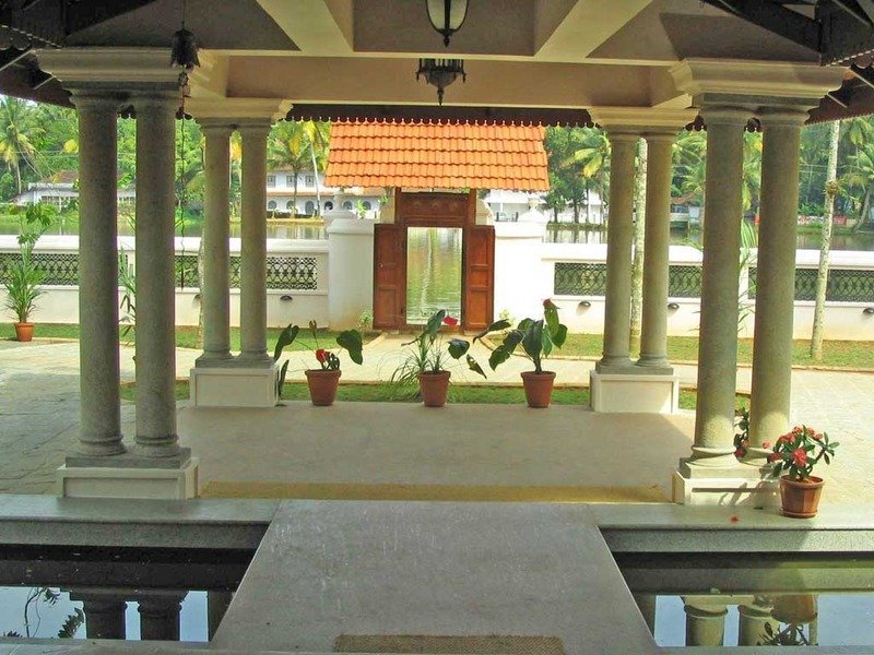 A water court before the entrance.